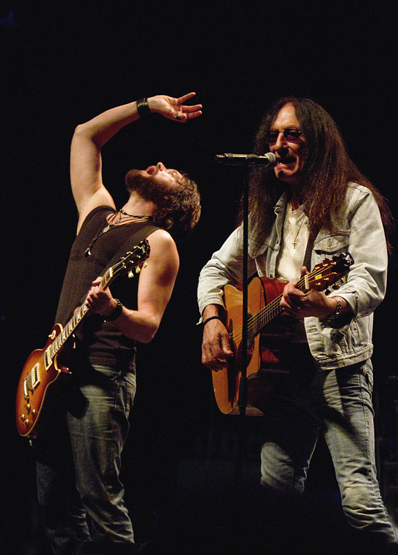 Ken Ingwersen and Ken Hensley at Rockefeller. © Per Ole Hagen