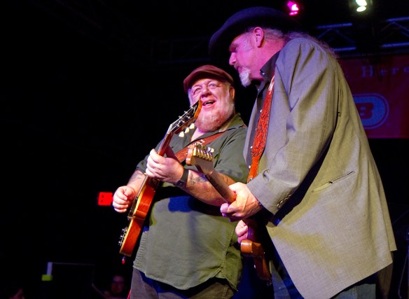 Redd Volkaert and Ray Benson © Per Ole Hagen