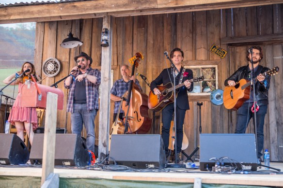 JD And The Straight Shot 31072015-02