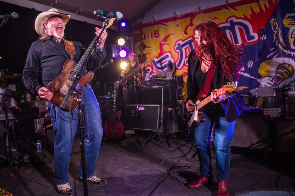 Ray Benson Carolyn Wonderland © Per Ole Hagen