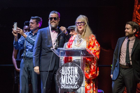 AMA White Ghost Shiver 12032017-01