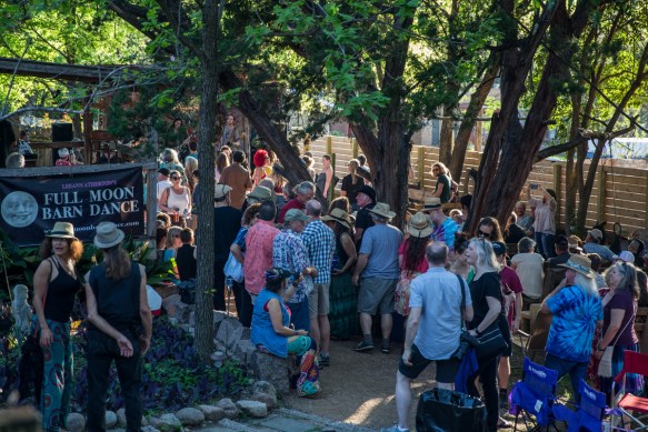 Barn Dance Crowd 19032017-03